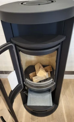 Contura 620G:1 Style Ausstellungsstück -Brunner Geschaft Contura 620G1 Style schwarz FDAAV639013 0324 s3 1280x1280