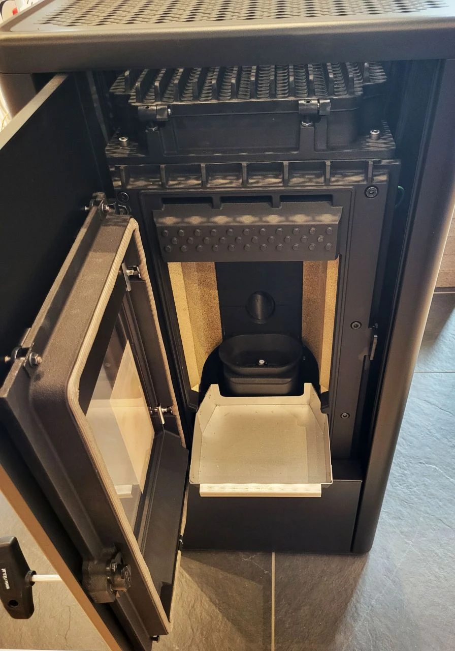 Rika Livo Pelletofen Ausstellungsstück 4 Rika Livo Pelletofen Ausstellungsstück – Bild 4