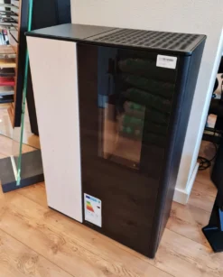 Rika Sono Stein Weiß Ausstellungsstück